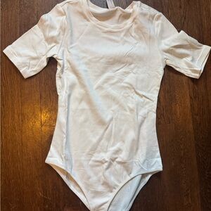 Women’s Short Sleeve Bodysuit - White